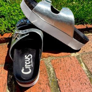 Sam Edelman Buckled Leather Slide Platform Sandal